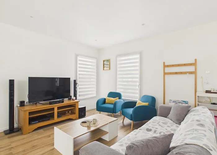 Maison Confort Pour 6 Avec Jardin Et Jacuzzi Hébergement de vacances *