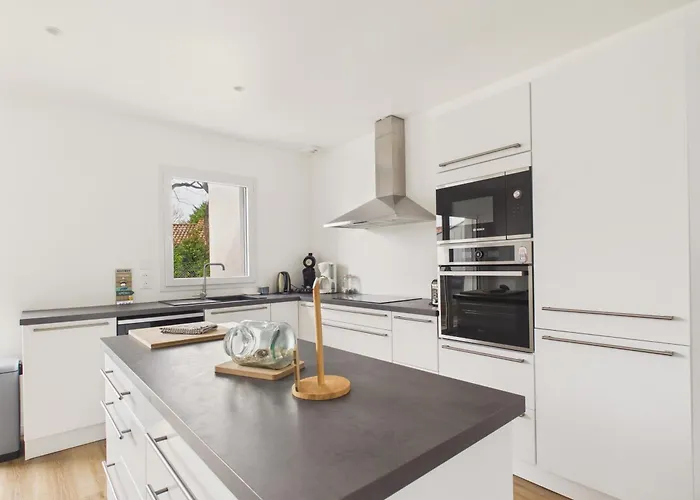 Maison Confort Pour 6 Avec Jardin Et Jacuzzi Hébergement de vacances Notre-Dame-de-Monts