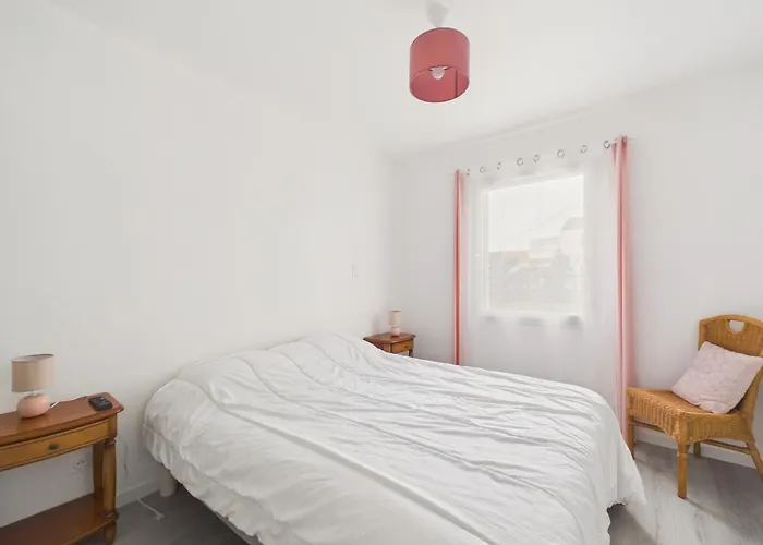 Holiday home Maison Confort Pour 6 Avec Jardin Et Jacuzzi *