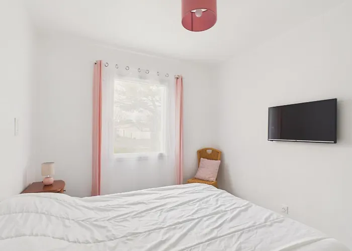 Maison Confort Pour 6 Avec Jardin Et Jacuzzi Holiday home Notre-Dame-de-Monts