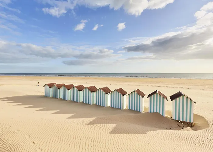 Maison Confort Pour 6 Avec Jardin Et Jacuzzi Holiday home *